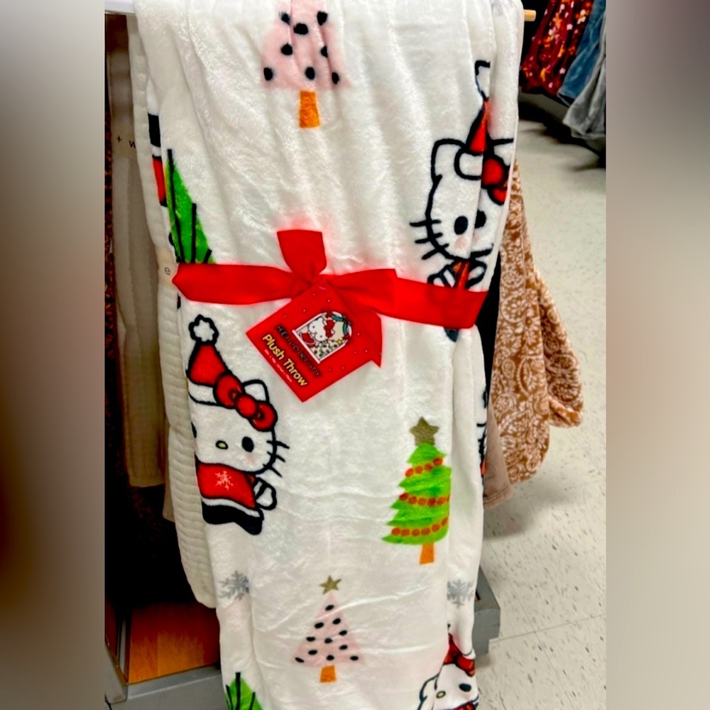 HTF NWT Hello Kitty Christmas-Themed Plush Throw 50" x 70"
